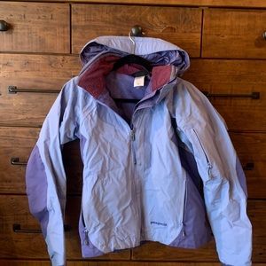 Patagonia purple ski/snowboard jacket Women’s  size medium